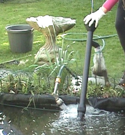 Pond pumper in action