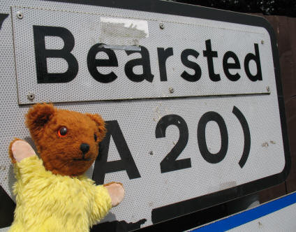 Road sign to Bearsted