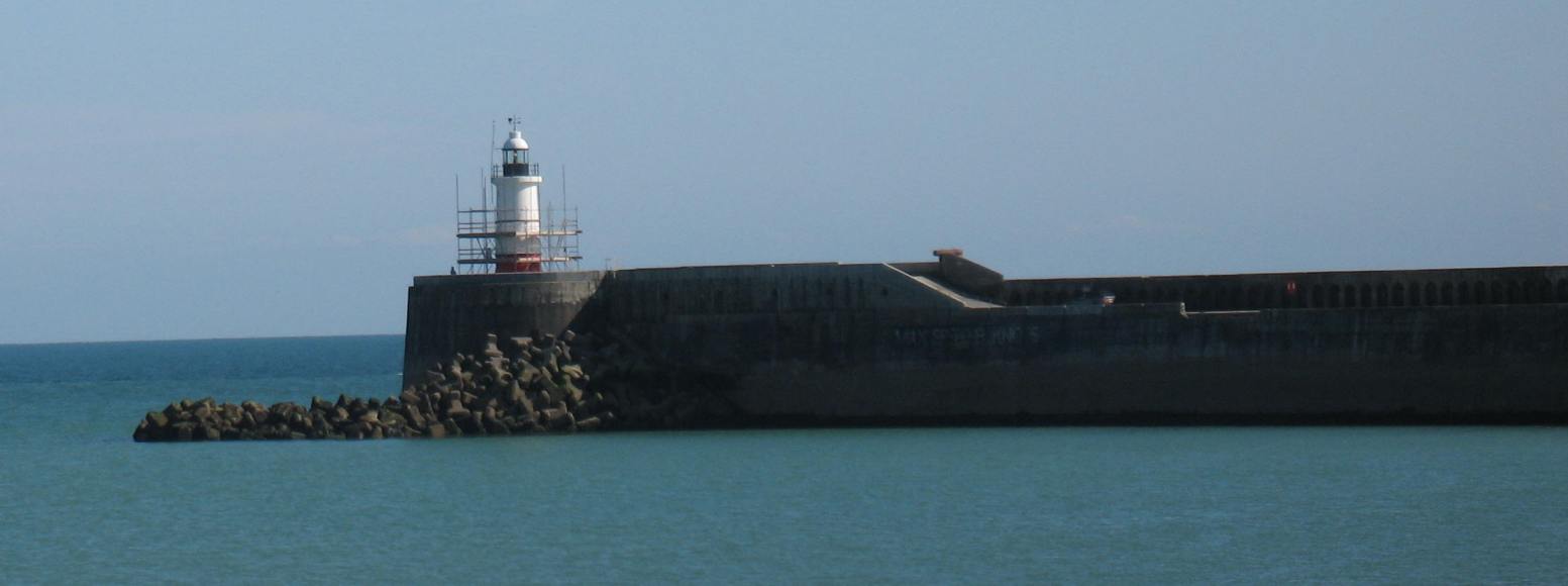 Newhaven breakwater and lighthouse