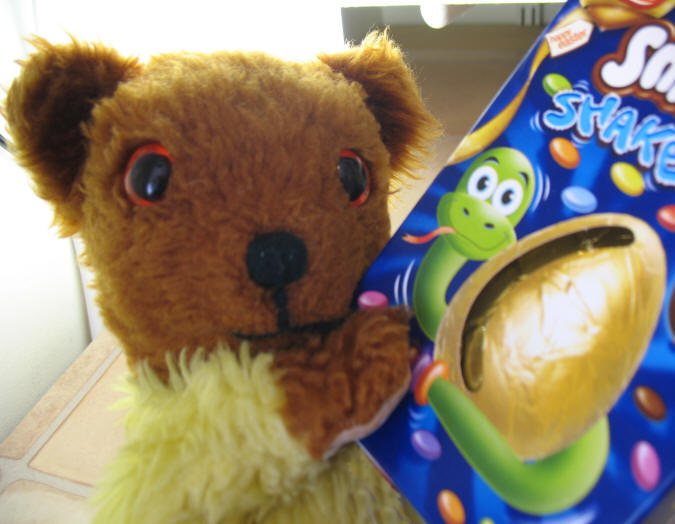 Yelow Teddy with Easter egg