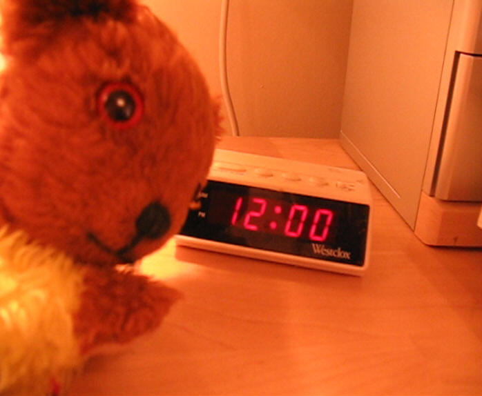 Yellow Teddy midnight clock