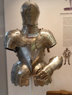 Discover Greenwich Centre - suit of armour