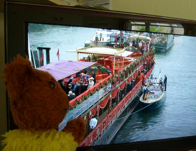 Diamond Jubilee Pageant - Queen boarding Royal Barge