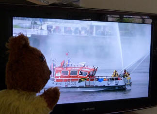 Diamond Jubilee Pageant - Fire Rescue boat with water sprays