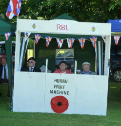 Priory Gardens Jubilee Fair - human fruit machine