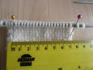 Measuring knitting stitches
