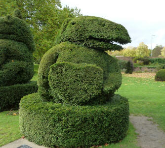 Queen's Beast topiary