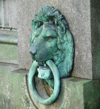 Embankment - lion