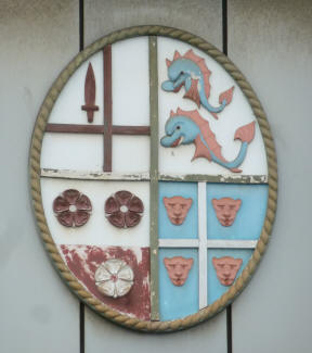 Charing Cross shield closeup