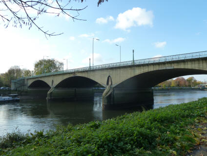 Twickenham Bridge