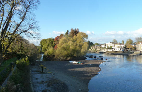 View north from Richmond Bridge