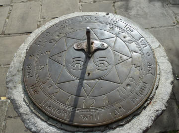 Well Hall Pleasaunce sundial