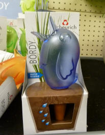 Bird shaped watering device