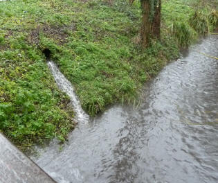 River inlet drain