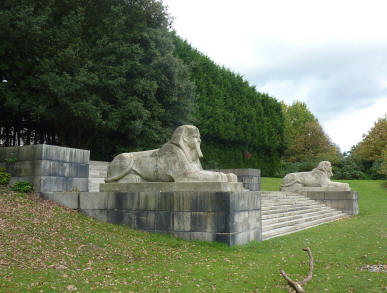 Pair of sphinxes