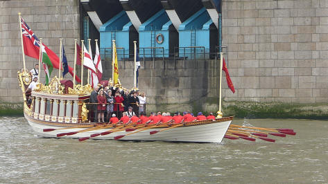 Queen's row barge Gloriana