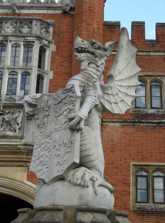 royal Dragon statue