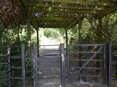 Mudchute entrance