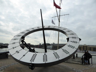 Giant sundial