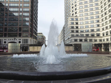 Canary Wharf fountain