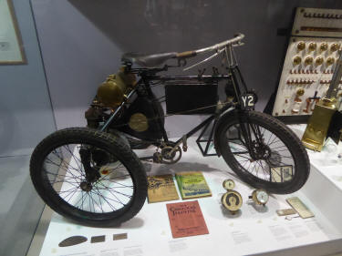 Motor tricycle